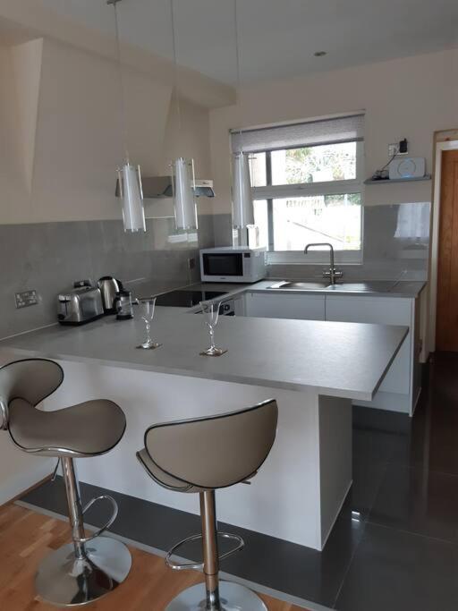 Charming Mid Terrace Cottage Конві Екстер'єр фото